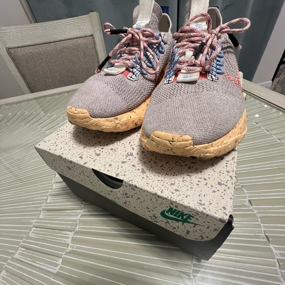 Nike Women's Gray and Pink Knit Sneakers